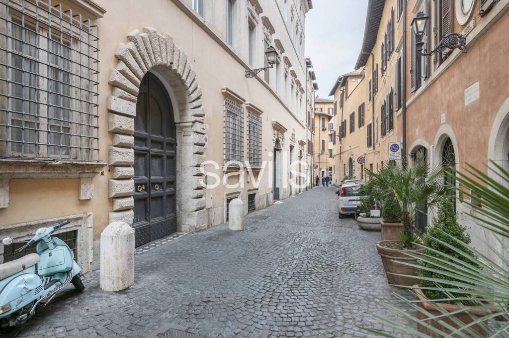 Appartamento in affitto a Roma via di Montoro