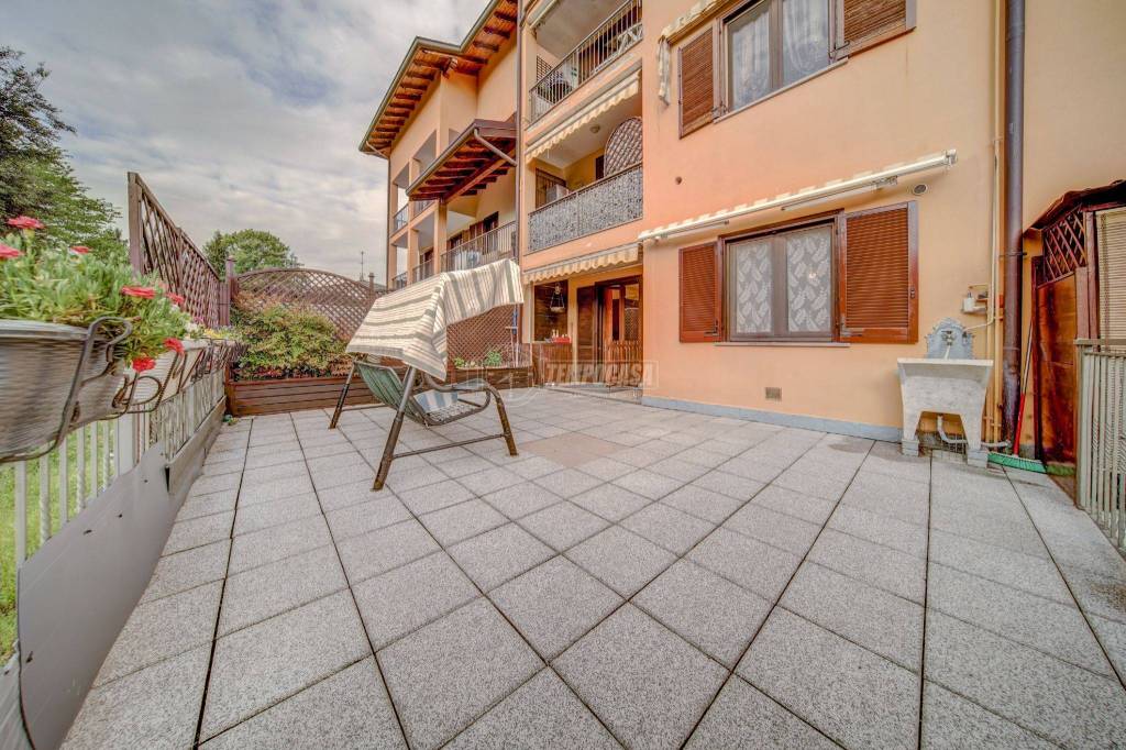 Appartamento in vendita a Castelletto sopra Ticino via Silvio Pellico