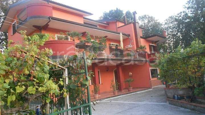 Villa Bifamiliare in in vendita da privato a Lago via San Lorenzo