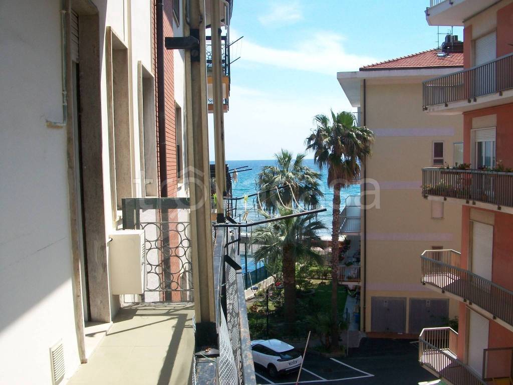Appartamento in vendita ad Andora via Caprera, 25