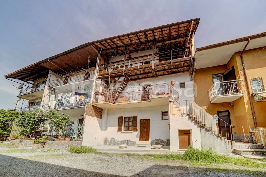 Casa Indipendente in vendita a Borgo Ticino via Valle
