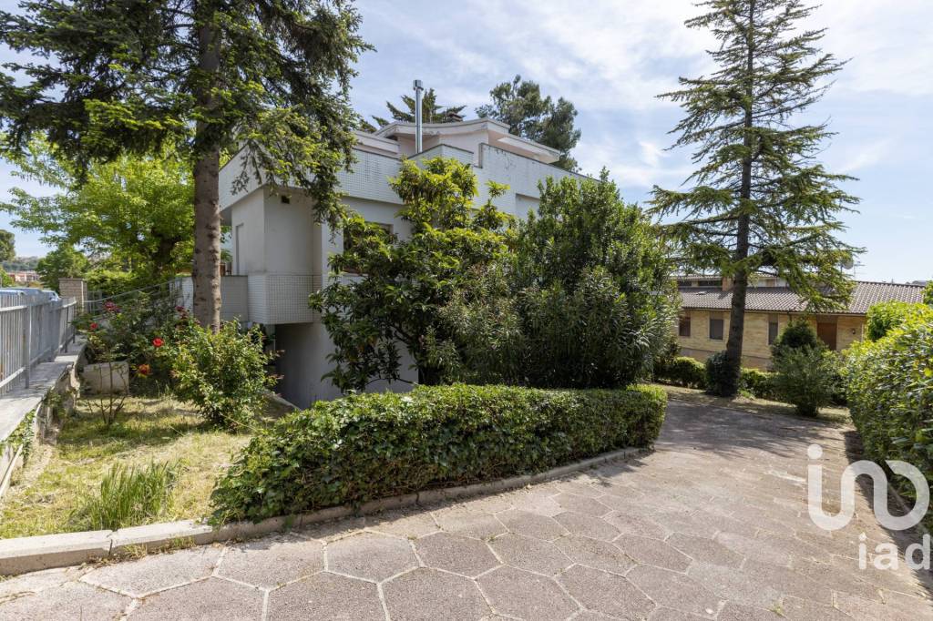 Villa in vendita a Macerata via Carlo Crivelli, 13