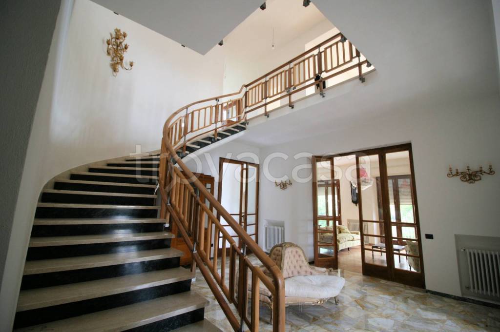 Villa in vendita a Montecatini-Terme
