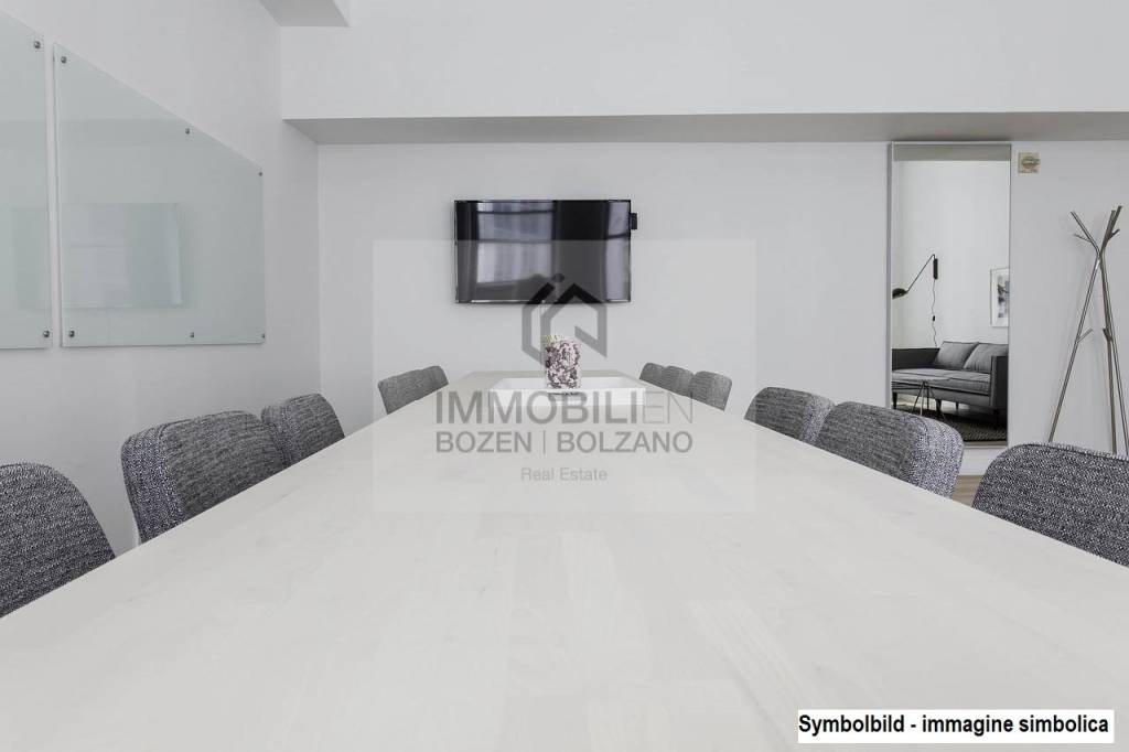 Ufficio in vendita a Bolzano piazza Fiera, 1