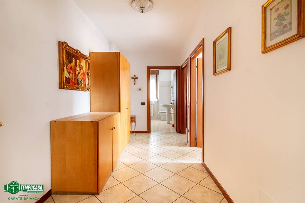 Appartamento in vendita a Carate Brianza via Sant'Ambrogio, 49