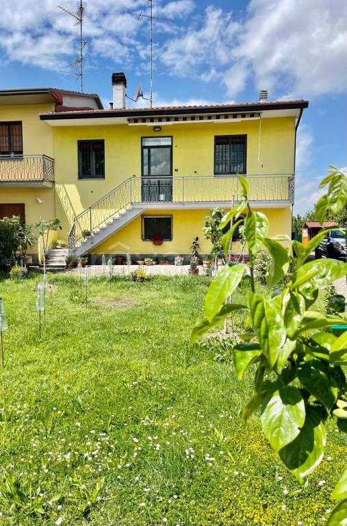 Villa Bifamiliare in vendita a Massa Lombarda via Santa Lucia, 40