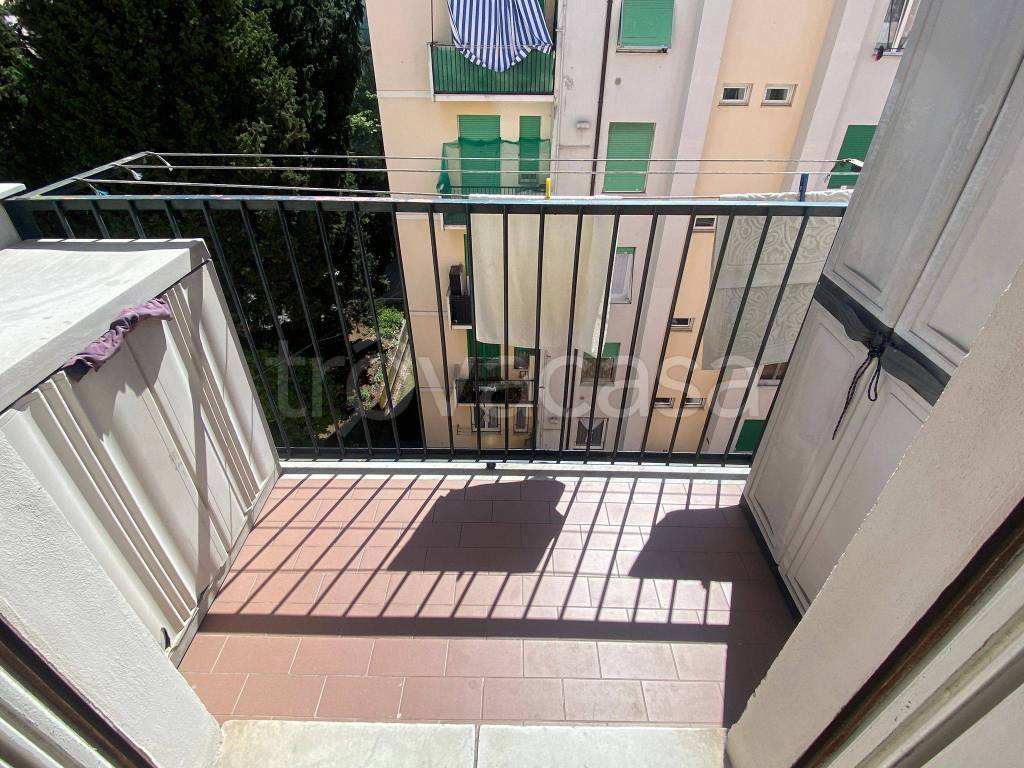 Appartamento in vendita a Genova via Santa Maria della Costa