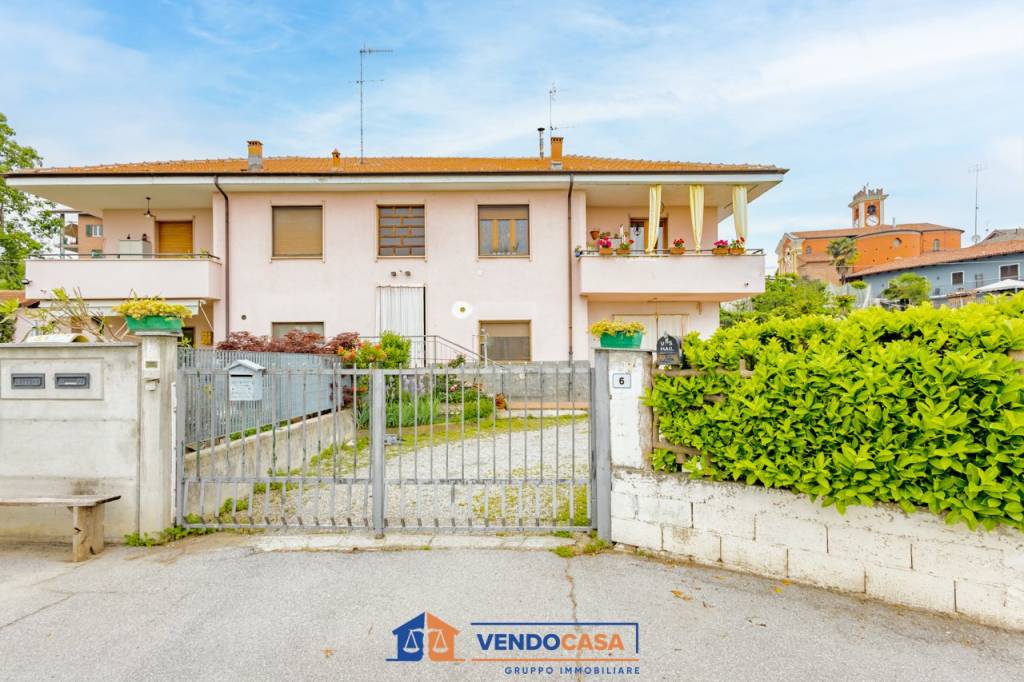 Villa Bifamiliare in vendita a Fossano via Campo Sportivo, 6