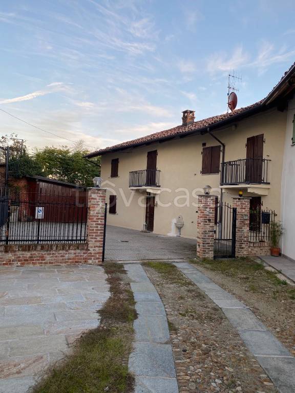 Villa in in vendita da privato a Pocapaglia via Camillo Benso di Cavour, 31