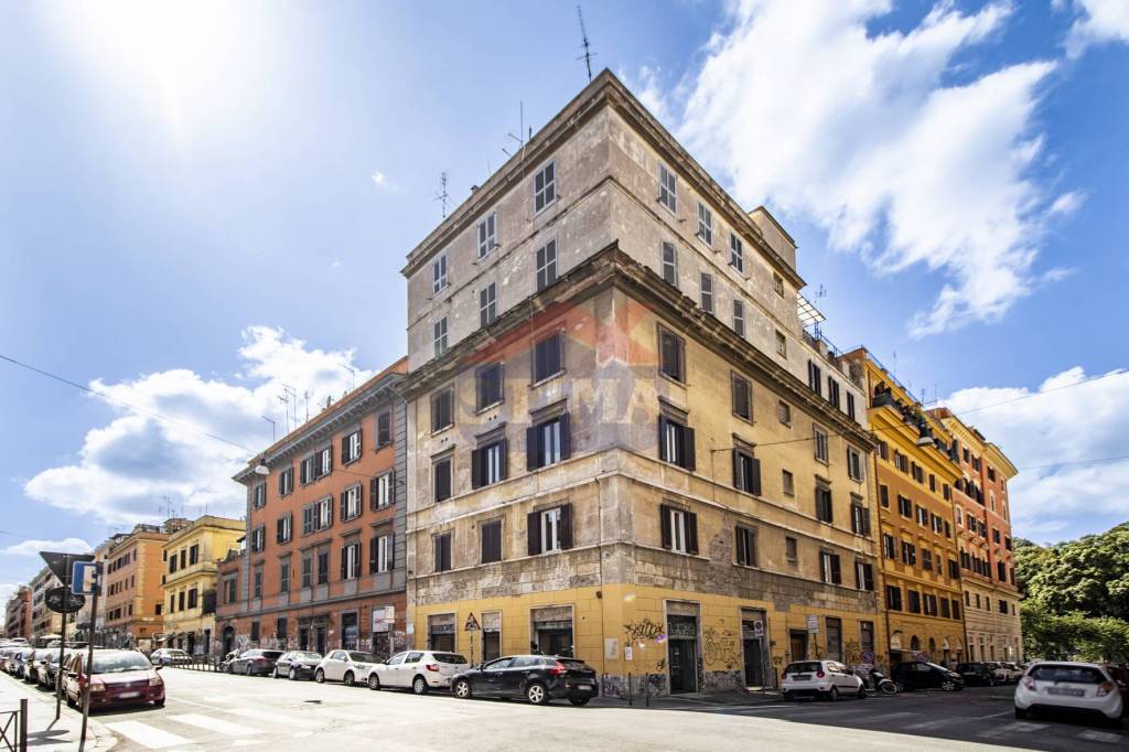 Appartamento in vendita a Roma via degli Etruschi