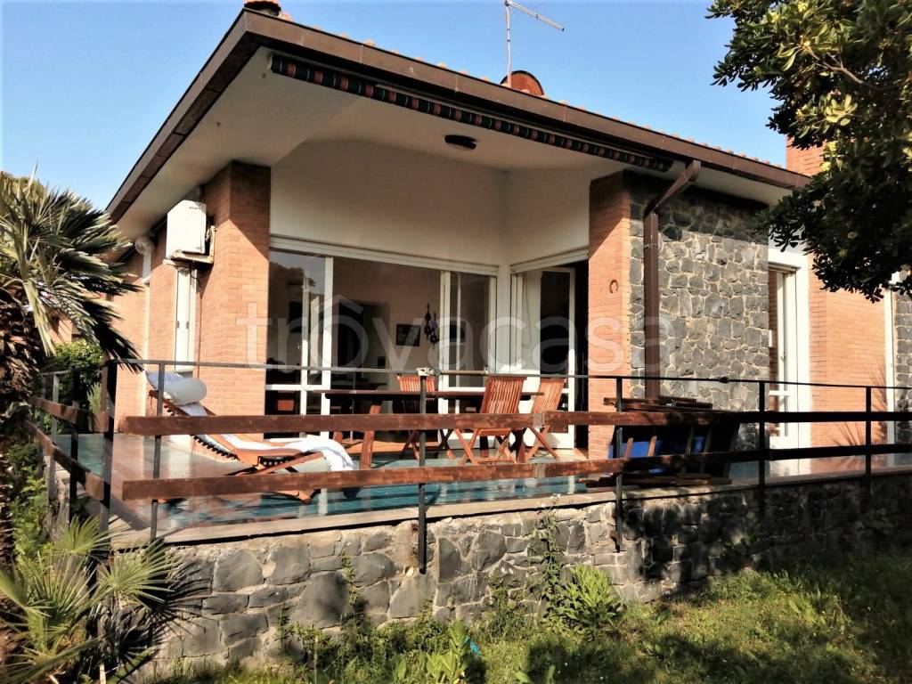 Villa in vendita a Cerveteri via del Pino Insigne