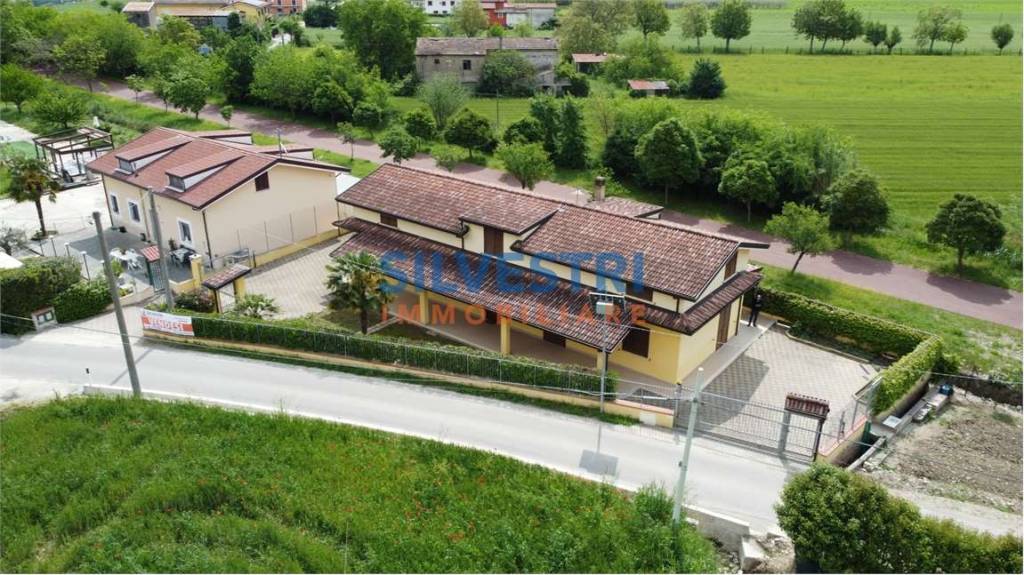 Villa in vendita a Benevento via Sant'Angelo