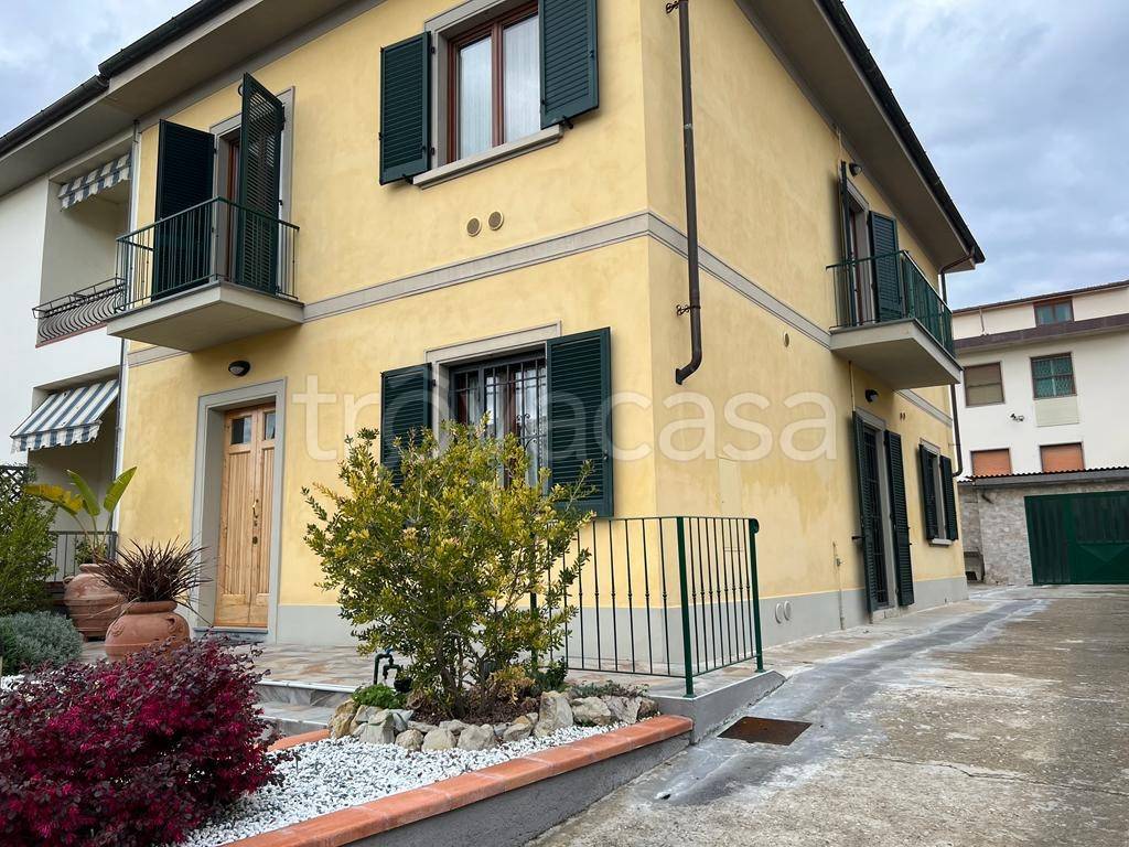 Villa in vendita a Sesto Fiorentino via Egizio Fiorelli