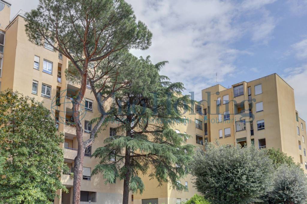 Appartamento in vendita a Roma via Bova, 3
