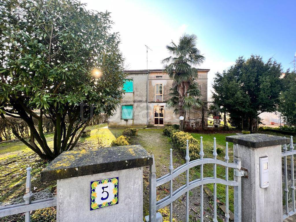 Villa in vendita a Concordia sulla Secchia via per Novi