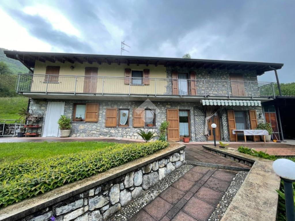 Villa in vendita a Parzanica località invillo