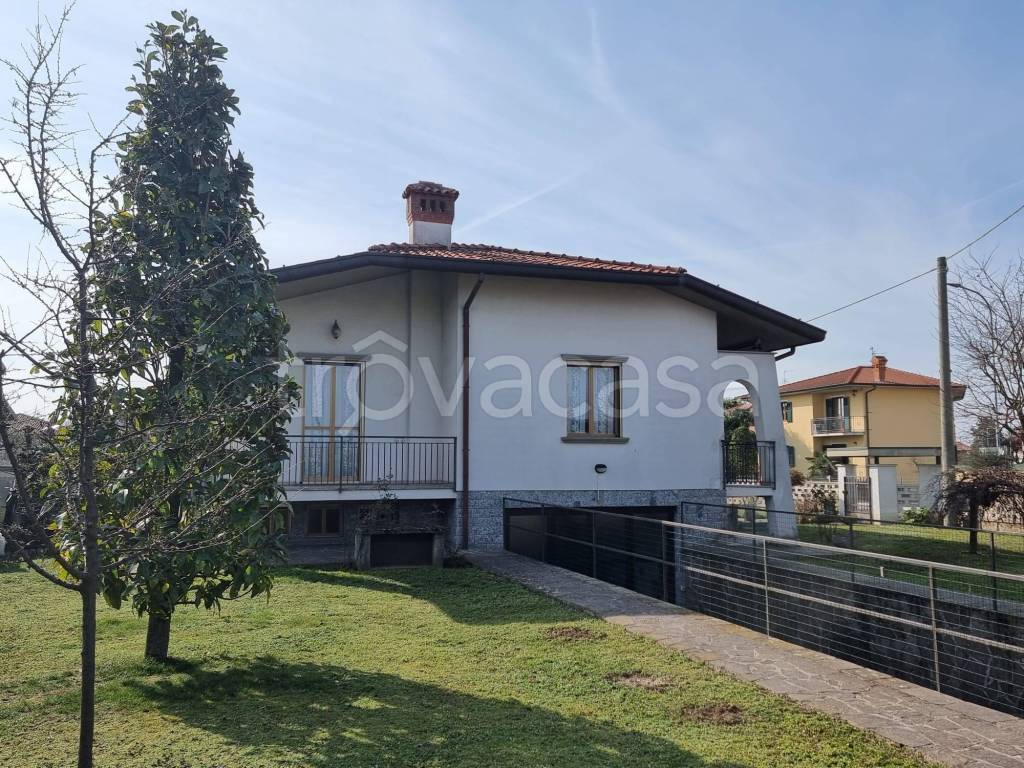 Villa in vendita a Cologno al Serio via Giovanni Schiaparelli, 6