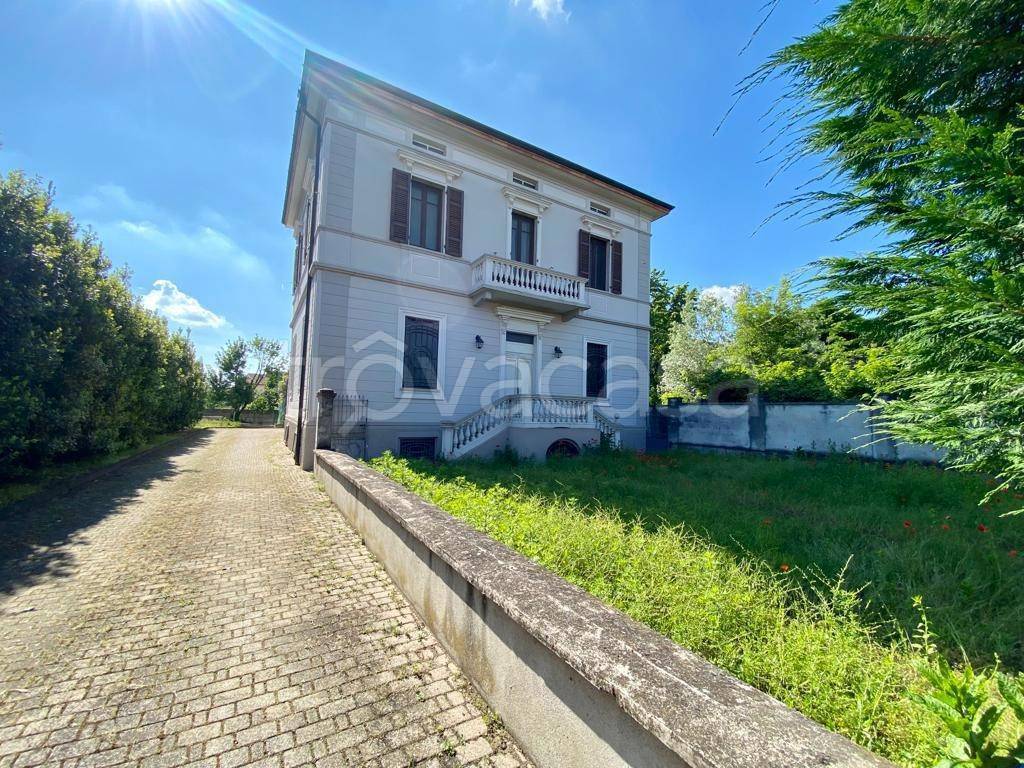 Casa Indipendente in vendita a Cremona via Bergamo, 138