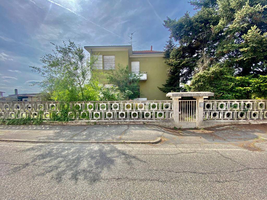 Villa in vendita a Stroppiana via Roma, 68