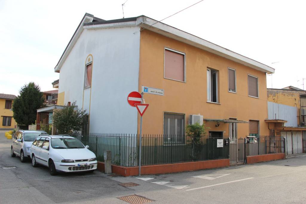 Casa Indipendente in vendita a Lodi Vecchio via Martiri di Cefalonia