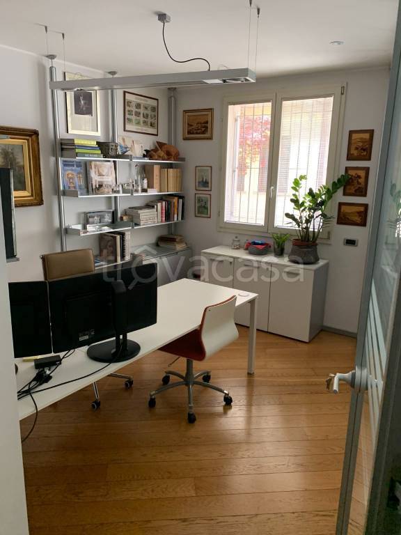 Ufficio in in affitto da privato a Seregno via Giuseppe Garibaldi, 82