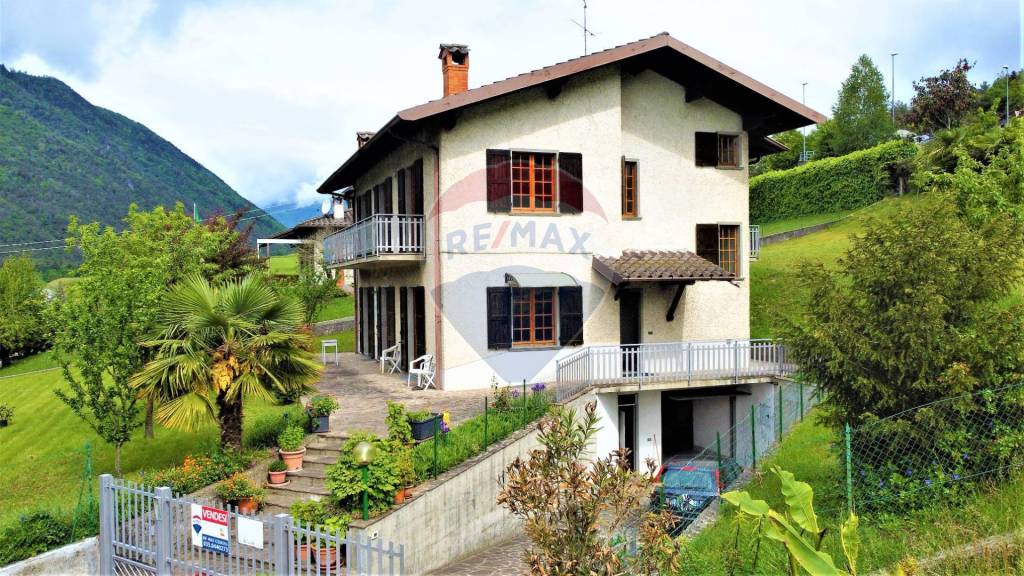 Villa Bifamiliare in vendita a Cerete viale g. Donizetti, 39