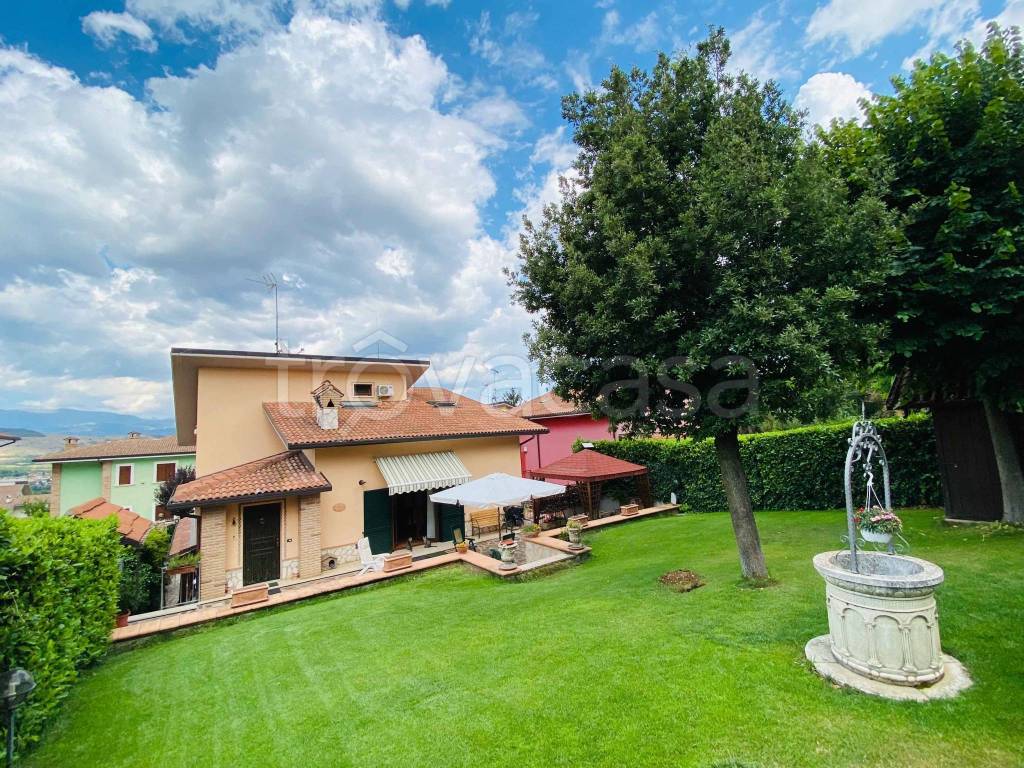 Villa in in vendita da privato a L'Aquila via della Poiana, 1