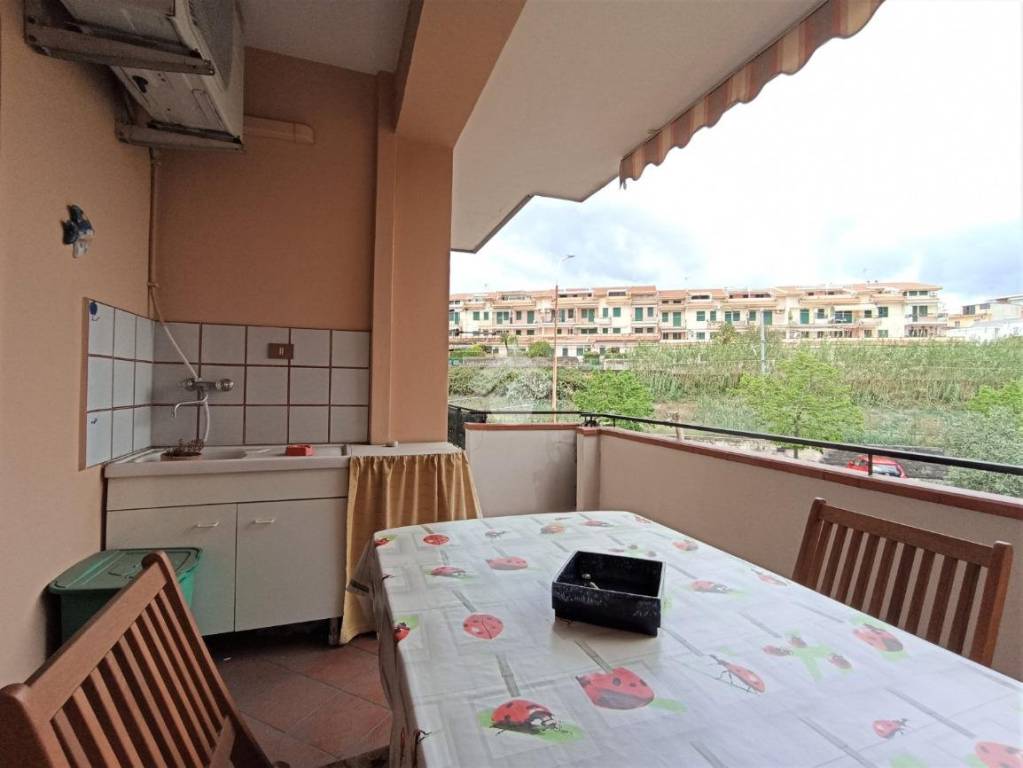 Appartamento in affitto a Giardini-Naxos via Casarsa, 35