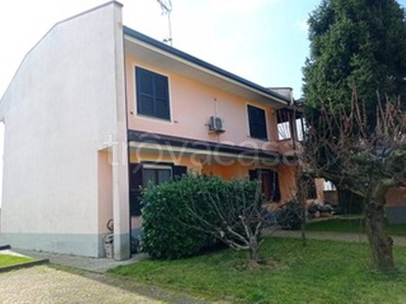 Casa Indipendente in vendita a Borgo San Siro
