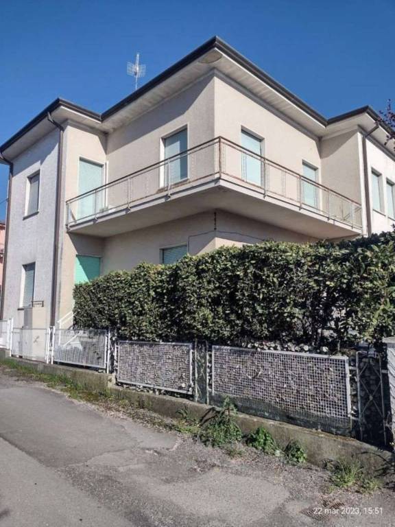 Villa in vendita a Santo Stefano di Magra via Cisa Vecchia, 110