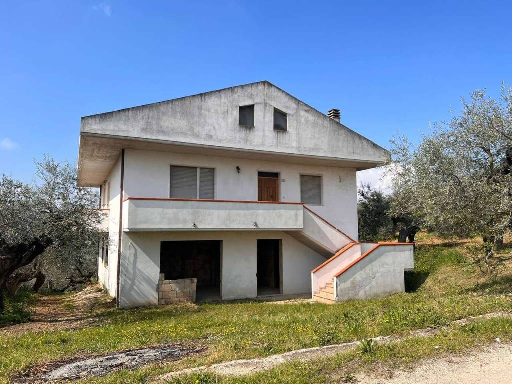 Villa in vendita a Moscufo contrada Senarica
