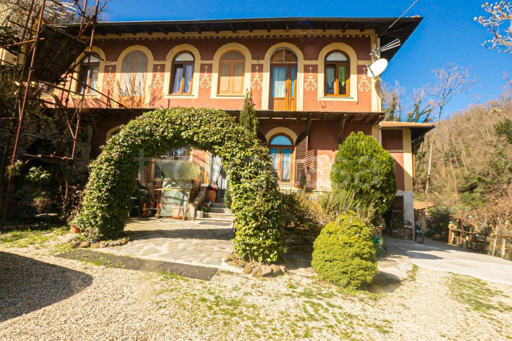 Villa Bifamiliare in vendita a Mignanego via Croce Bianca, 57