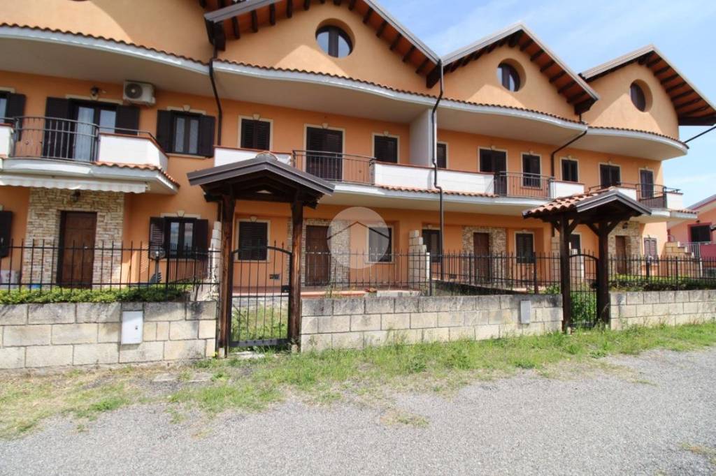 Villa a Schiera in vendita a Montalto Uffugo via Tesori, 20
