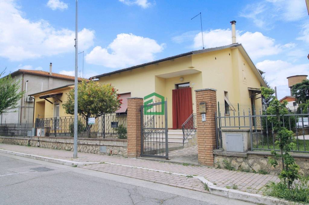 Villa in vendita ad Attigliano piazza Vittorio Emanuele II