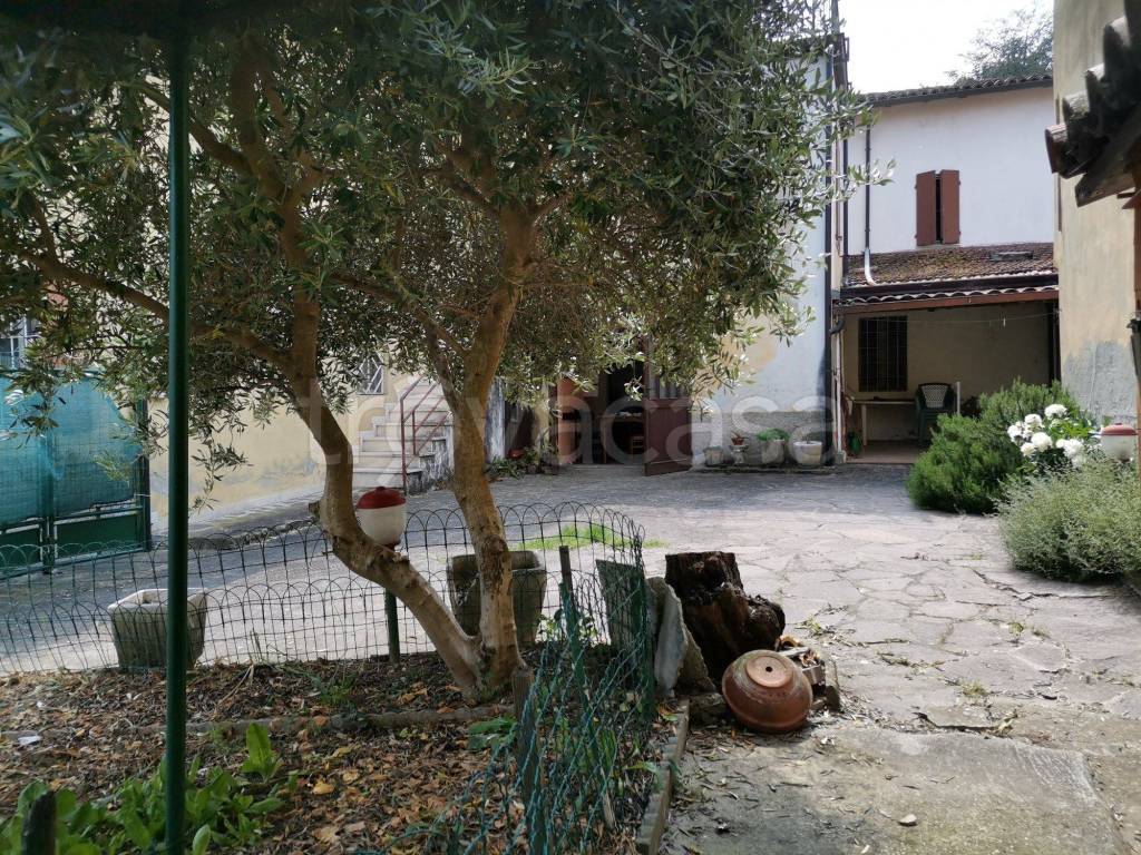 Casa Indipendente in vendita a Lesignano de' Bagni