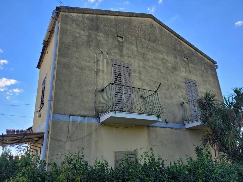 Villa in vendita a Pontecagnano Faiano via Arno