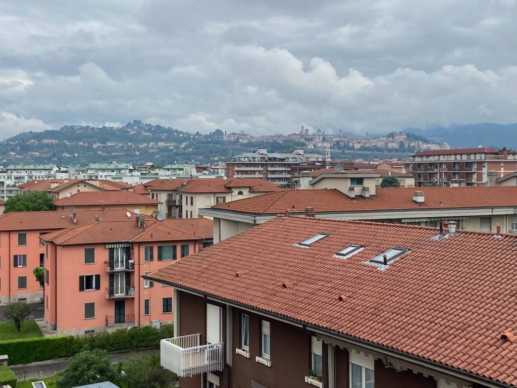 Appartamento in vendita a Bergamo via Pietro Spino, 24