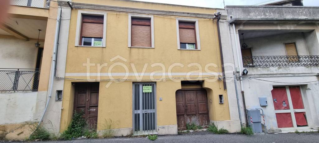 Appartamento in vendita a Messina via Messina