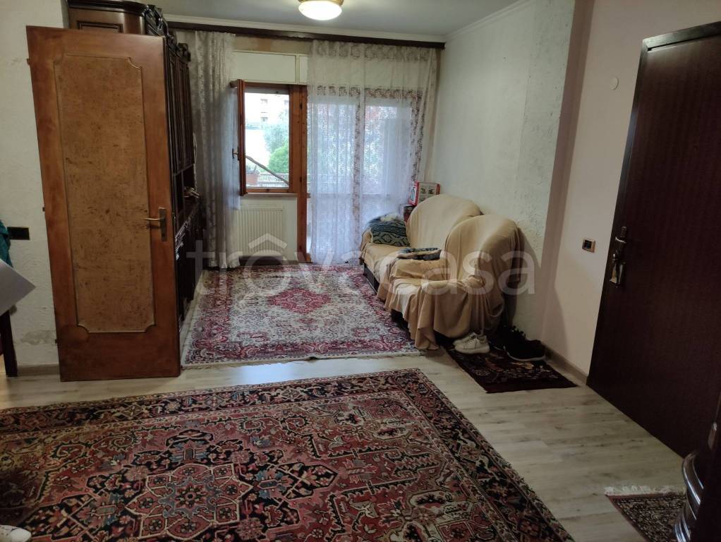 Appartamento in vendita a Mentana via Gaspare Spontini, 32