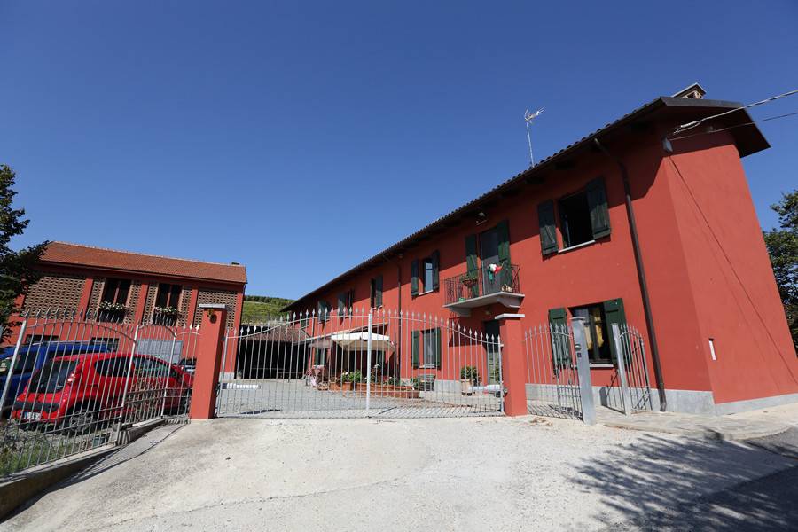 Casa Indipendente in vendita a Nizza Monferrato strada Gavarra, 3
