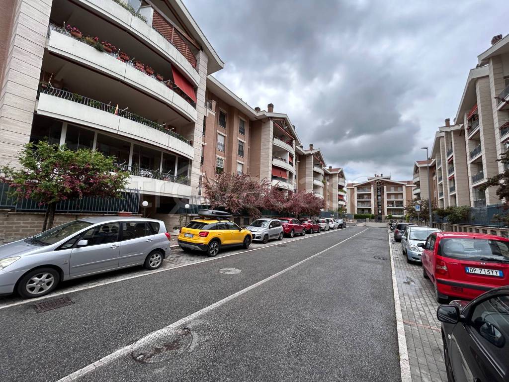 Appartamento in vendita a Roma via Giovanni Silvagni, 3