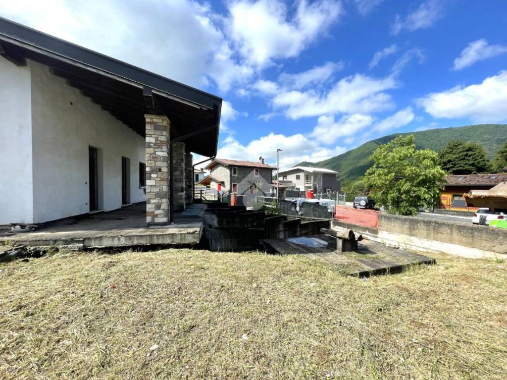 Villa Bifamiliare in vendita a Concesio via Valpiana
