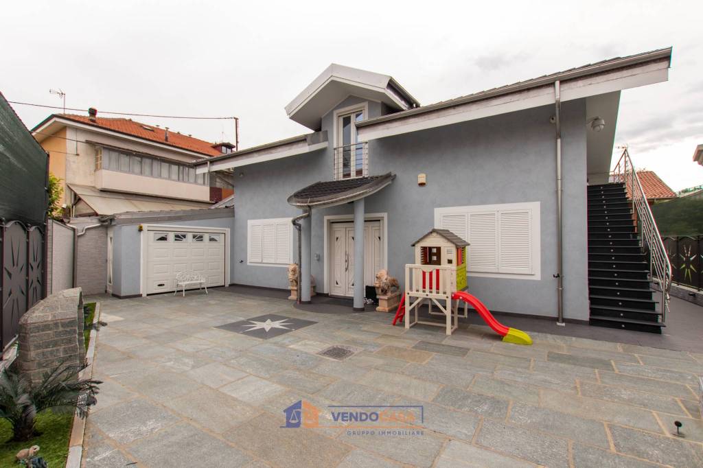 Villa in vendita ad Asti strada Luigi Spandre, 2