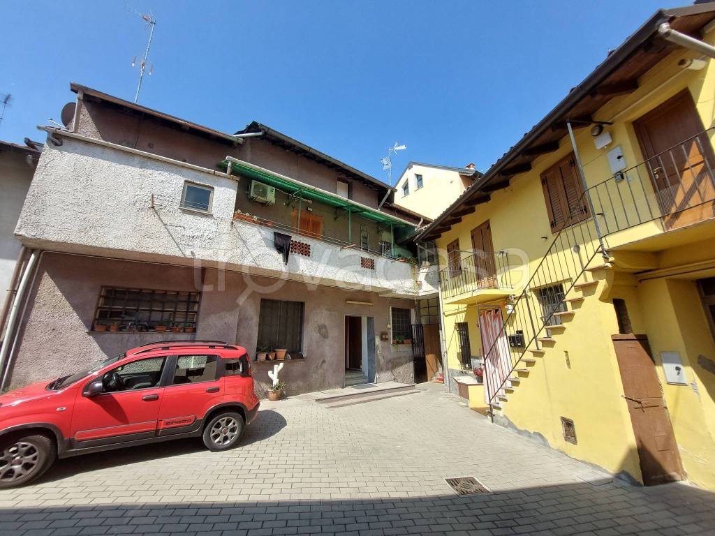 Casa Indipendente in vendita a Vigevano via della Costa, 17