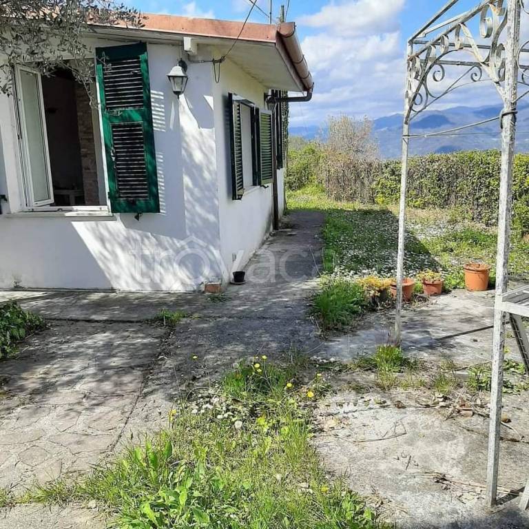 Villa in vendita a Vezzano Ligure via Bottagna