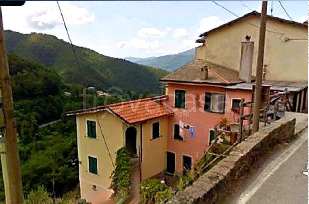 Appartamento in vendita a Mezzanego località San Siro Foce