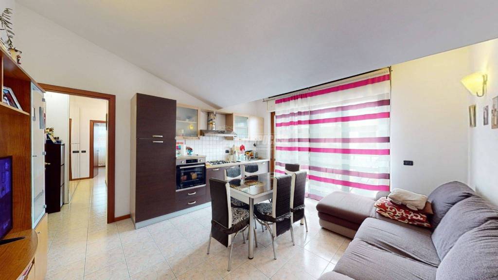 Appartamento in vendita a Milano via degli Umiliati, 27