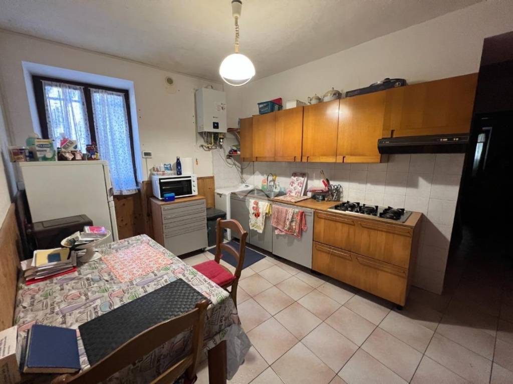 Appartamento in vendita a Santhià via Edmondo de Amicis, 124