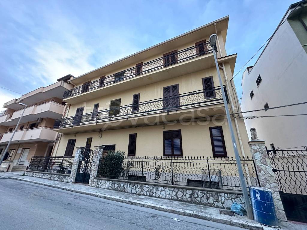 Appartamento in vendita a Partinico via Benedetto Croce