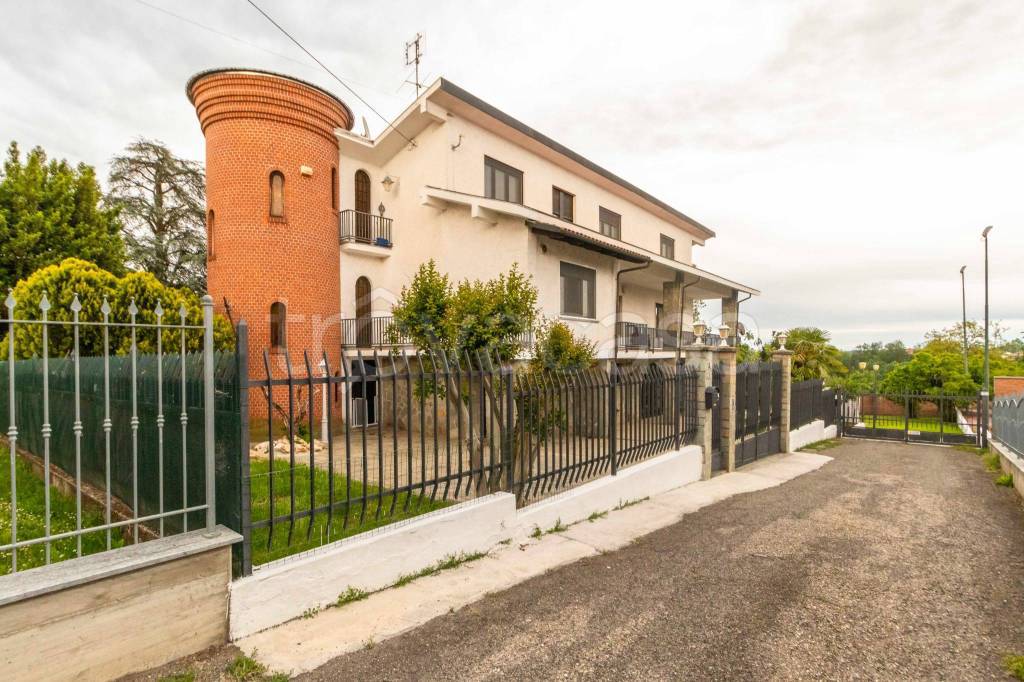 Villa in vendita a Valfenera via Trieste, 3